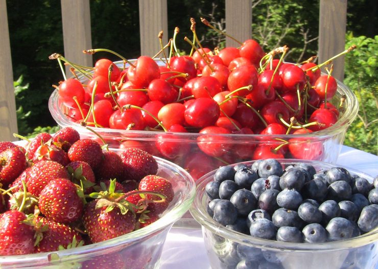 fruits and vegetables in season