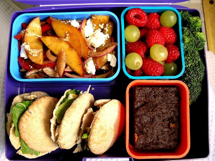 healthy school cafeteria food